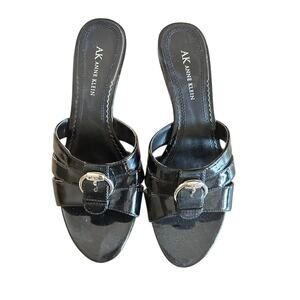 Anne Klein Black Patent Leather Buckle Slip-On Kitten Heels Women’s 8M